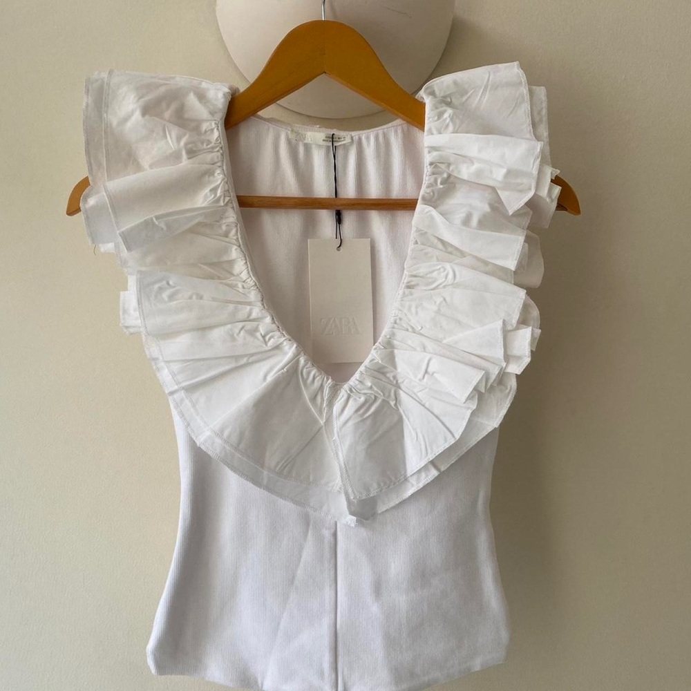 NWT Zara Ruffle White Summer Top - Size Small - Picture 4 of 4
